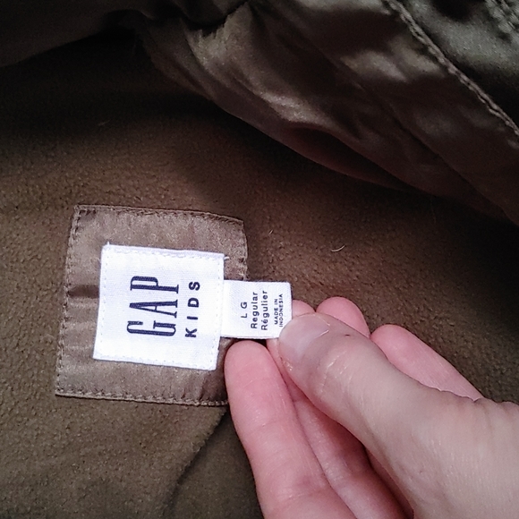 Gap Kids Cold Control Ultra Max Down Puffer, size large. - Picture 4 of 9